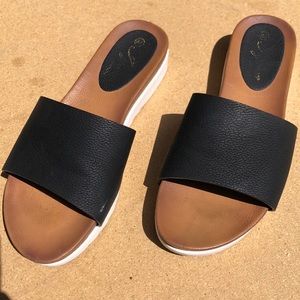 Women’s 8.5 sandals